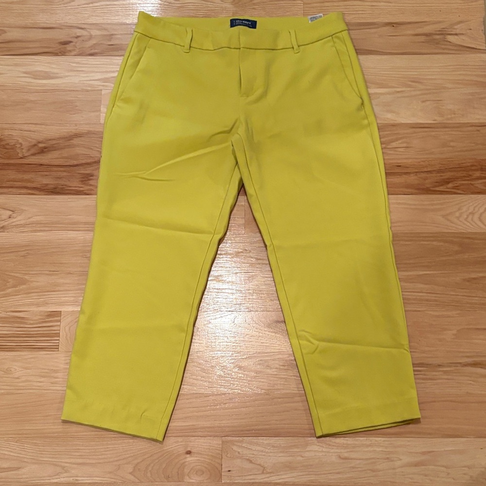 Old Navy Bright Yellow Women's Capris